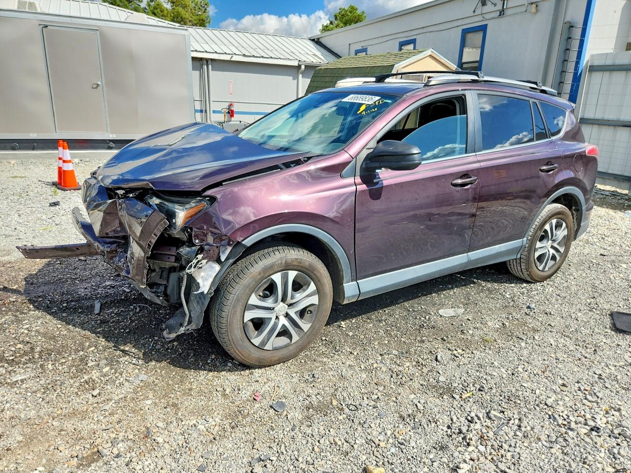 2018 TOYOTA RAV4 LE | 2T3ZFREV5JW458872 | UPCARS