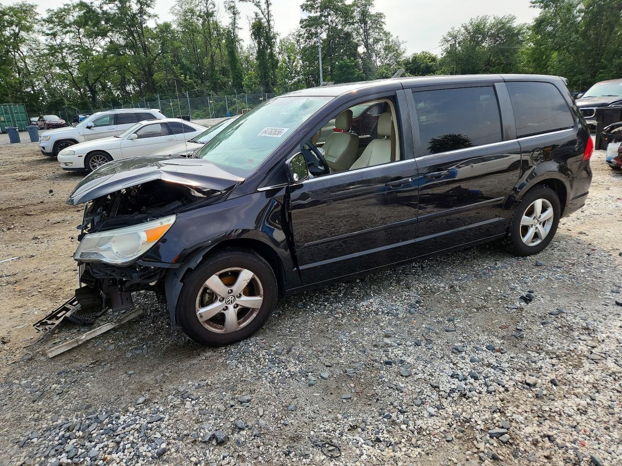 2010 VOLKSWAGEN ROUTAN SE | 2V4RW3D11AR324811 | UPCARS