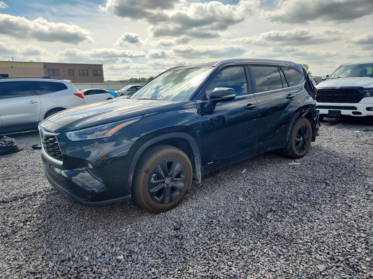 2026 TOYOTA HIGHLANDER XLE | 5TDKBRCHXTS710355 | UPCARS