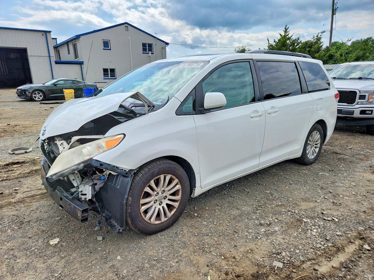 2013 TOYOTA SIENNA XLE 8-PASSENGER | 5TDYK3DC1DS397210 | UPCARS