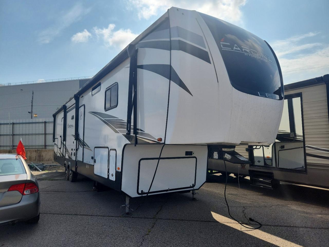 2022 FOREST RIVER CARDINAL T CARDINAL CAMPER | 4X4FCAL20NG105263 | UPCARS