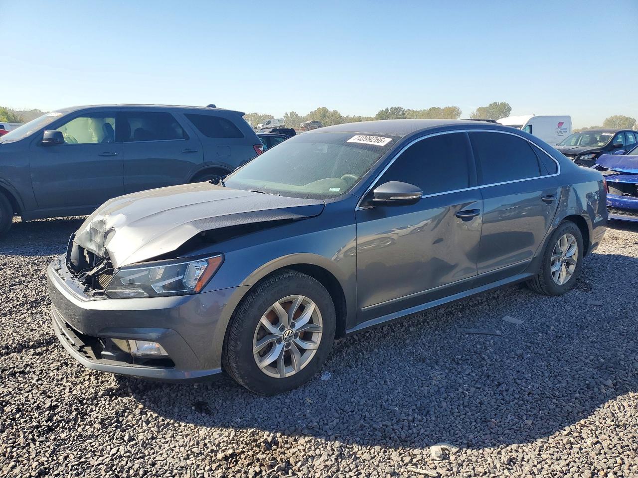 2016 VOLKSWAGEN PASSAT S | 1VWAS7A38GC061196 | UPCARS
