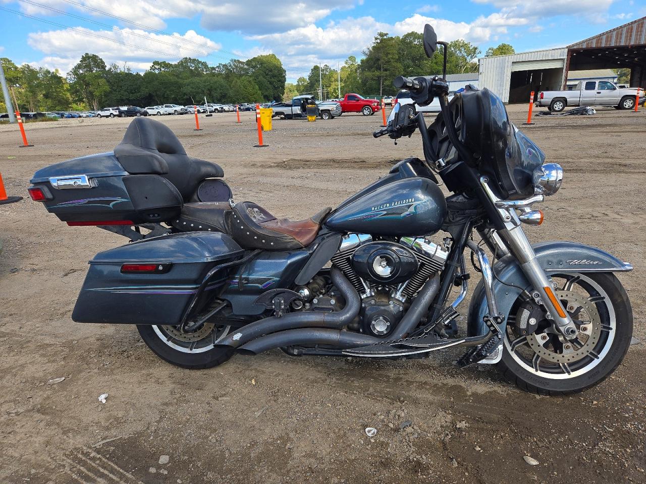 2015 HARLEY-DAVIDSON FL ULTRA CLASSIC ELECTRA GLIDE | 1HD1FCM17FB699940 | UPCARS