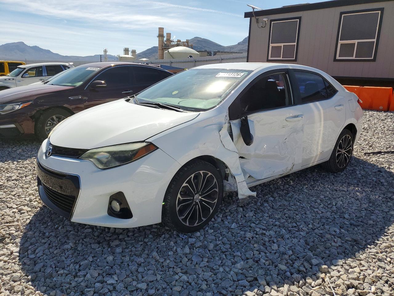 2015 TOYOTA COROLLA | 5YFBURHE9FP231379 | UPCARS