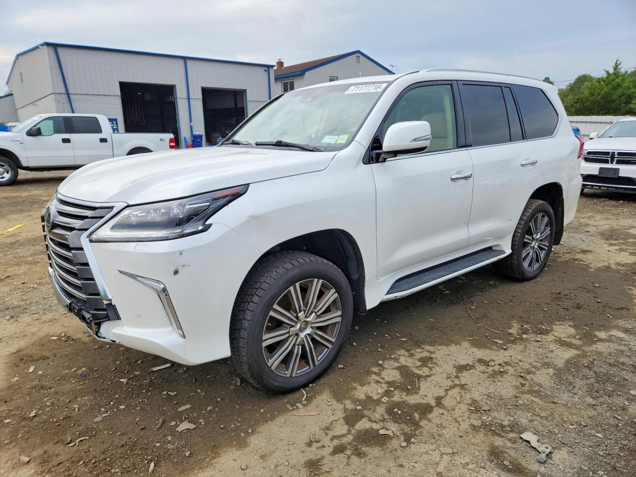 2016 LEXUS LX 570 | JTJHY7AXXG4218057 | UPCARS