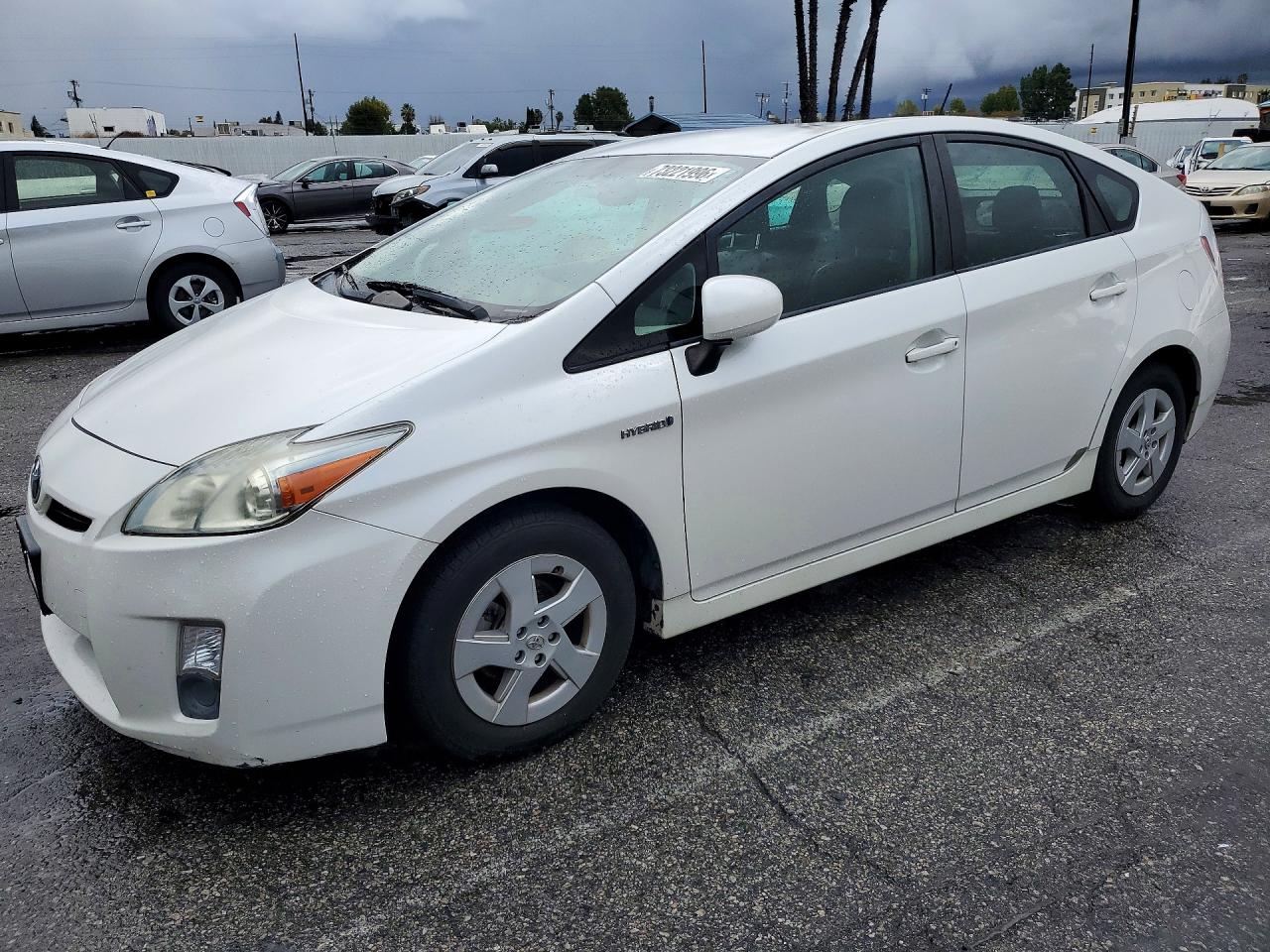 2011 TOYOTA PRIUS FOUR | JTDKN3DU8B0264093 | UPCARS