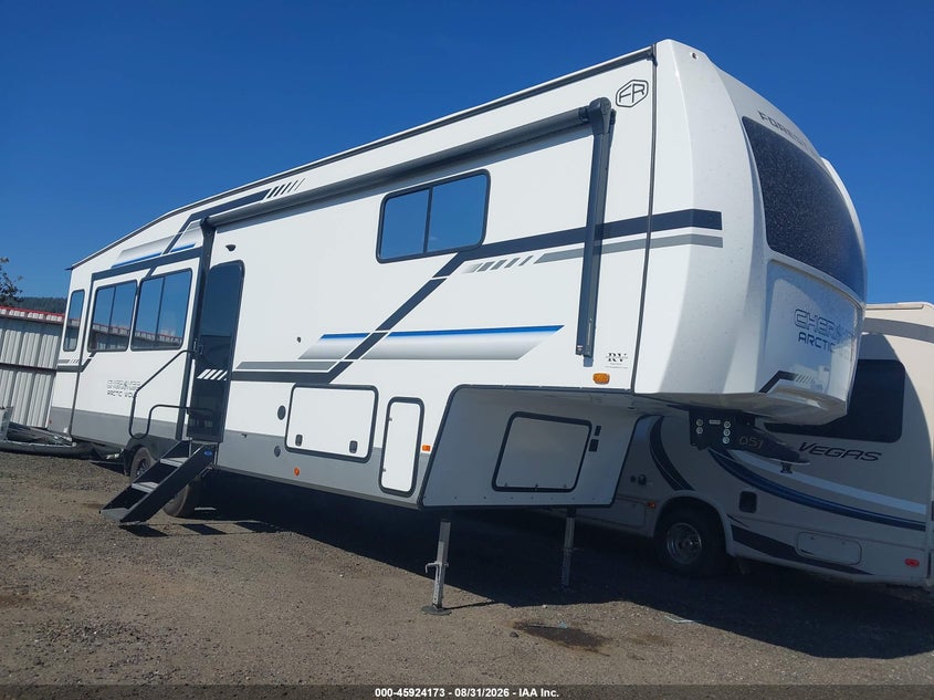 2025 FOREST RIVER CHEROKEE ARCTIC WOLF | 5ZT3CKYB0S0718719 | UPCARS