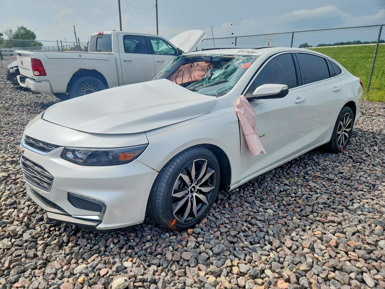 2016 CHEVROLET MALIBU LT | 1G1ZE5ST7GF317447 | UPCARS