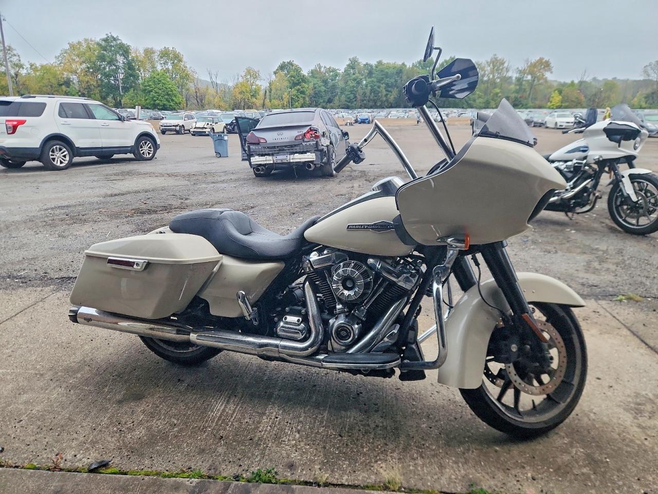 2022 HARLEY-DAVIDSON FL | 1HD1KHC18NB639447 | UPCARS