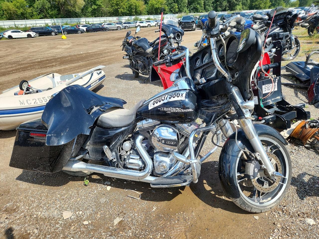 2016 HARLEY-DAVIDSON FL STREET GLIDE | 1HD1KBM13GB664979 | UPCARS