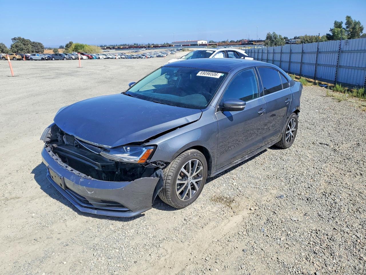 2018 VOLKSWAGEN JETTA SE | 3VWDB7AJ6JM227541 | UPCARS