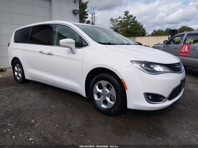 2018 CHRYSLER PACIFICA HYBRID TOURING PLUS | 2C4RC1H76JR318167 | UPCARS