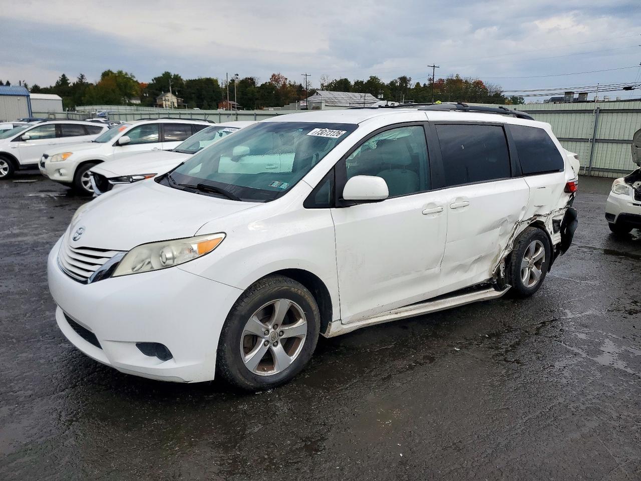 2017 TOYOTA SIENNA LE | 5TDKZ3DC2HS870412 | UPCARS