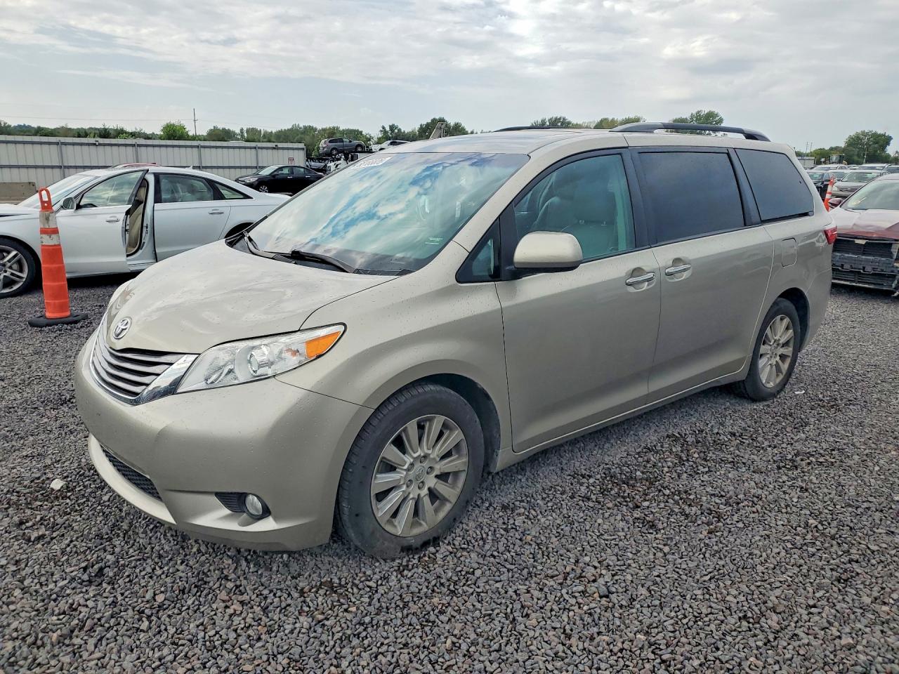 2015 TOYOTA SIENNA XLE PREMIUM 7-PASSENGER | 5TDDK3DCXFS097781 | UPCARS