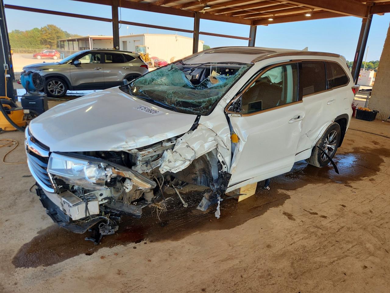 2016 TOYOTA HIGHLANDER XLE | 5TDKKRFH4GS505115 | UPCARS