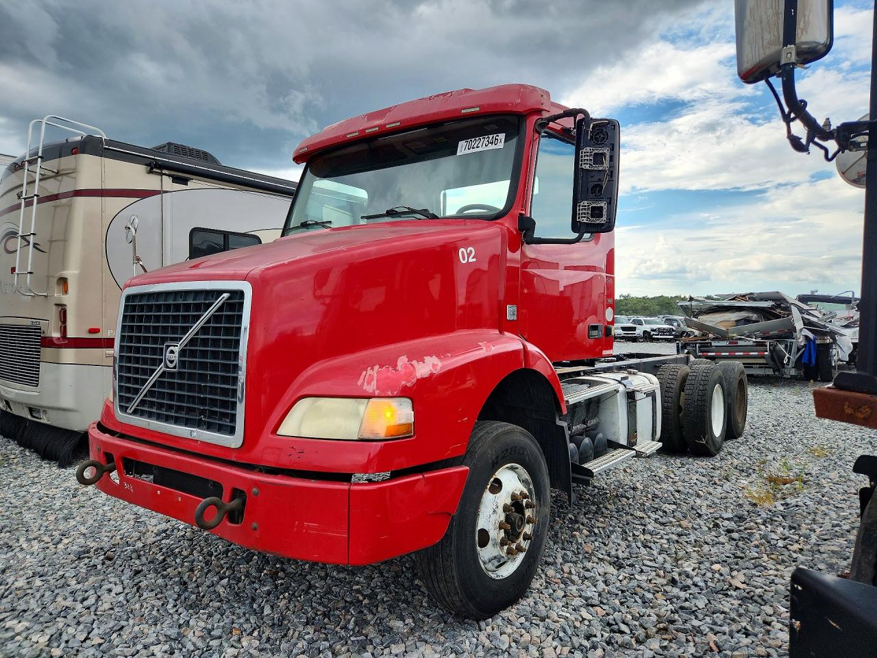 2014 VOLVO VN M TRUCK CAB AND CHASSIS | 4V4MC9EG8EN166641 | UPCARS