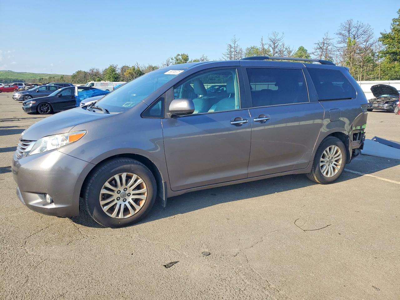 2017 TOYOTA SIENNA XLE 8-PASSENGER | 5TDYZ3DC3HS875161 | UPCARS
