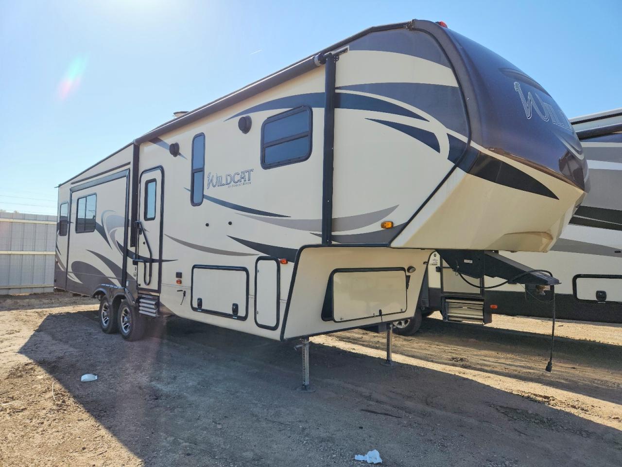 2018 FOREST RIVER WILDC AT CAMPER | 5ZT3WCTB3JG002102 | UPCARS