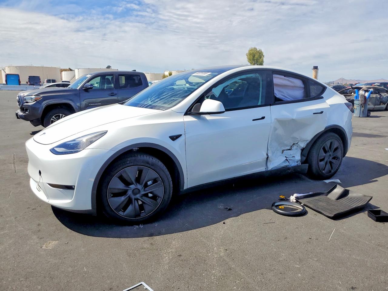 2024 TESLA MODEL Y | 7SAYGDEE4RF123280 | UPCARS