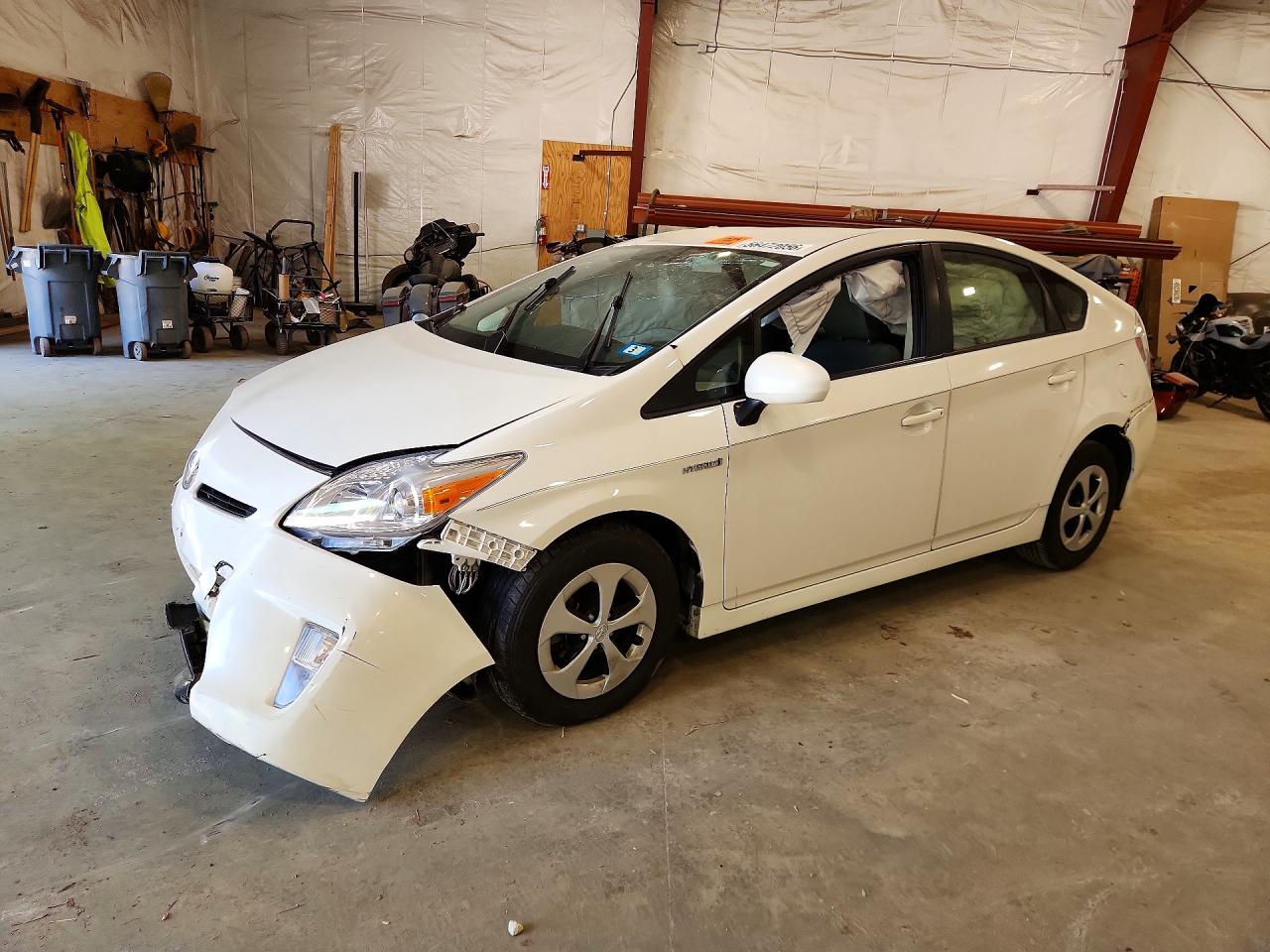 2014 TOYOTA PRIUS THREE | JTDKN3DU2E0390521 | UPCARS