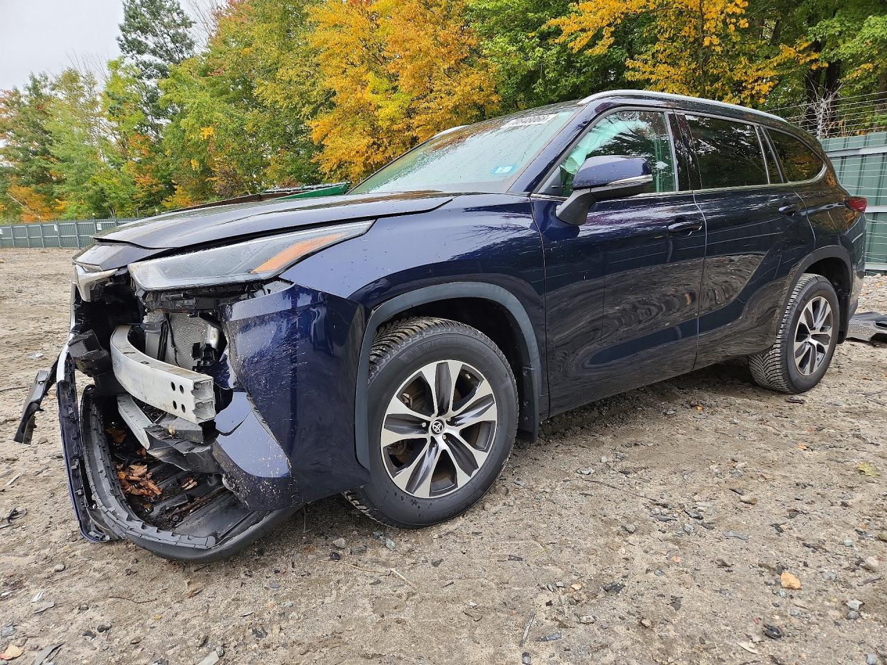 2022 TOYOTA HIGHLANDER XLE | 5TDGZRBH1NS232008 | UPCARS