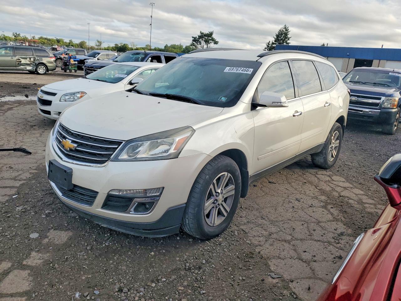 2015 CHEVROLET TRAVERSE LT | 1GNKVHKD0FJ143159 | UPCARS