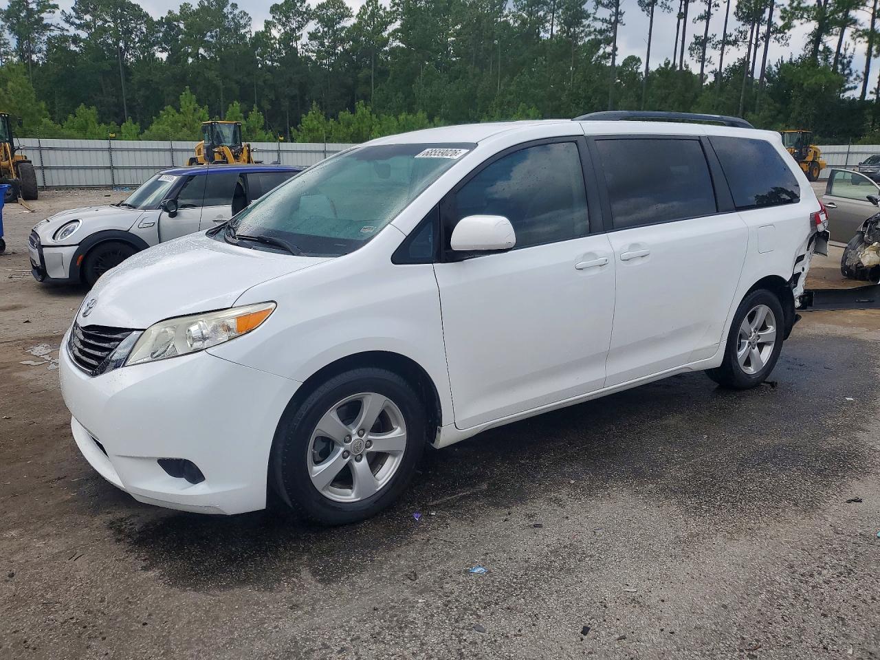 2012 TOYOTA SIENNA LE | 5TDKK3DC3CS268910 | UPCARS