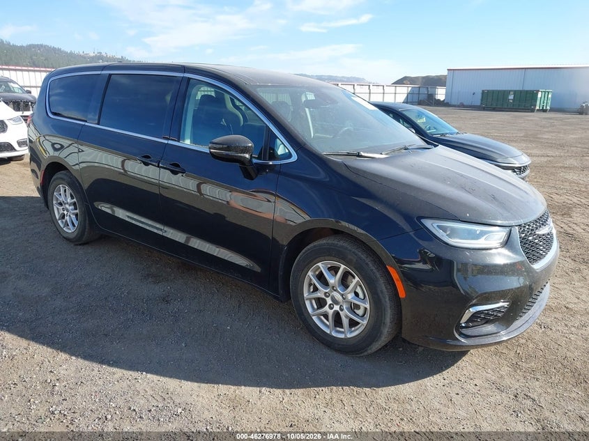 2024 CHRYSLER PACIFICA TOURING L | 2C4RC1BG7RR101750 | UPCARS