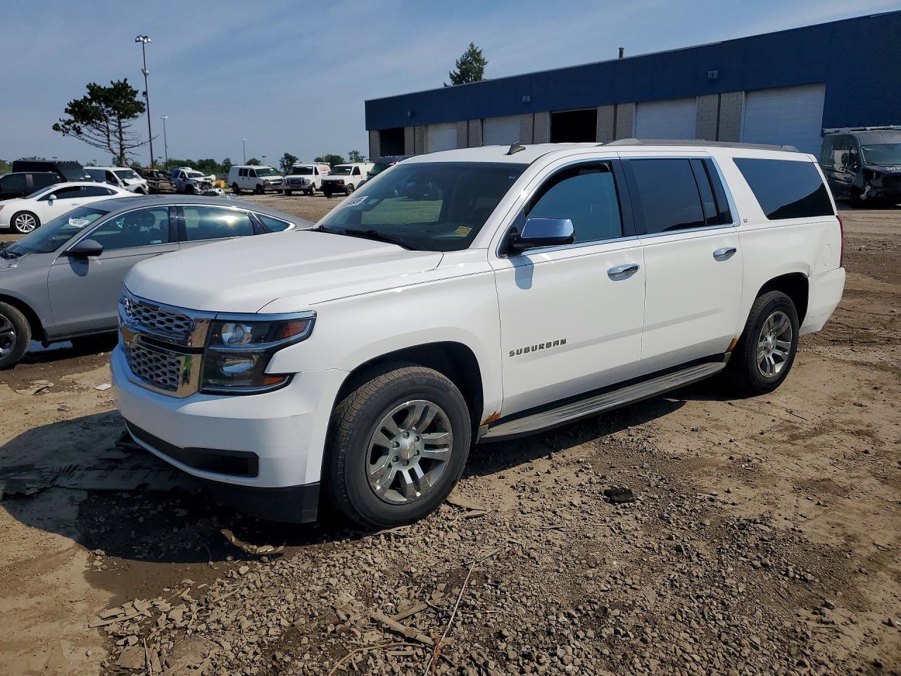 2015 CHEVROLET SUBURBAN K1500 LT | 1GNSKJKC7FR229271 | UPCARS