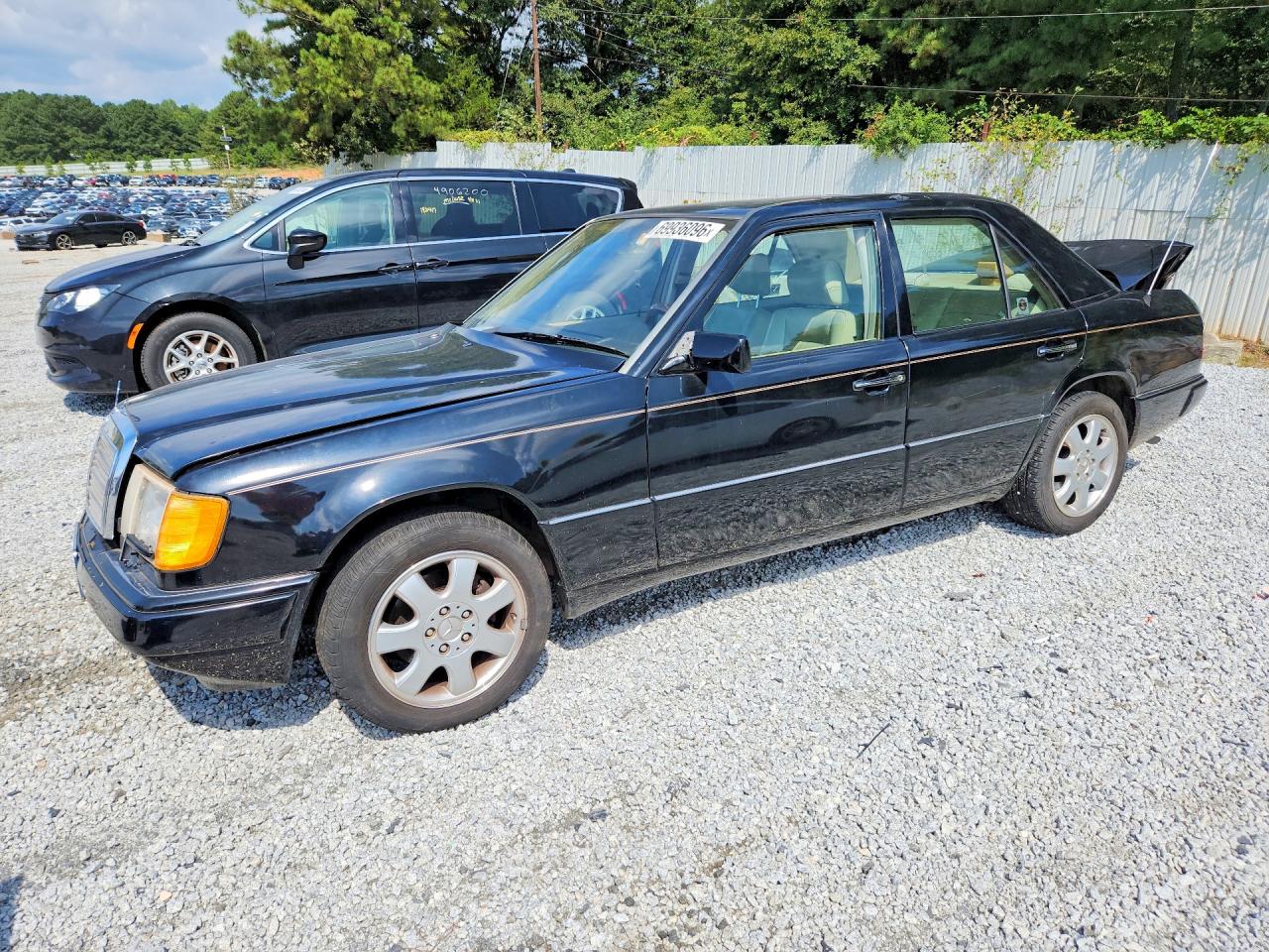 1992 MERCEDES-BENZ 300-CLASS E | WDBEA30E2NB577543 | UPCARS