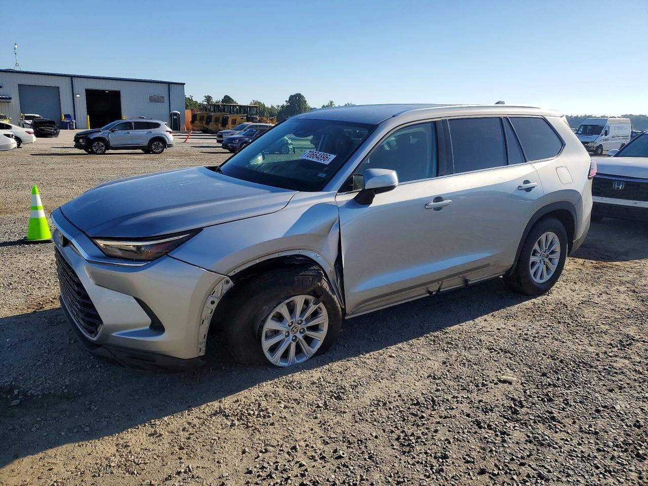 2025 TOYOTA GRAND HIGH XLE | 5TDAAAA51SS022901 | UPCARS