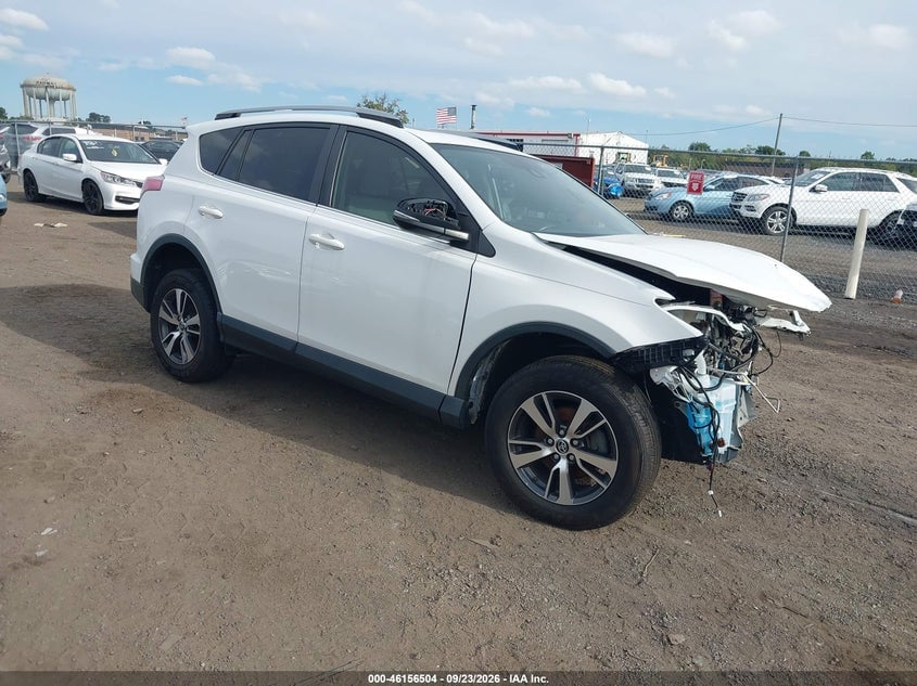 2018 TOYOTA RAV4 XLE | JTMWFREV8JJ728324 | UPCARS