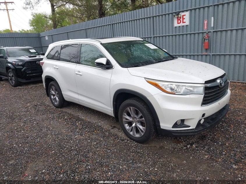 2015 TOYOTA HIGHLANDER XLE V6 | 5TDJKRFH2FS167823 | UPCARS