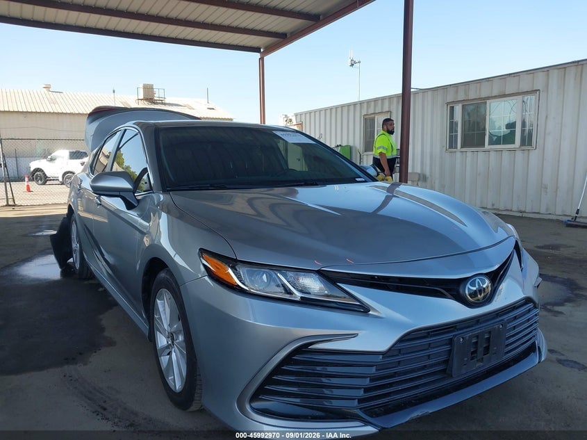 2022 TOYOTA CAMRY LE | 4T1C11AK6NU675637 | UPCARS
