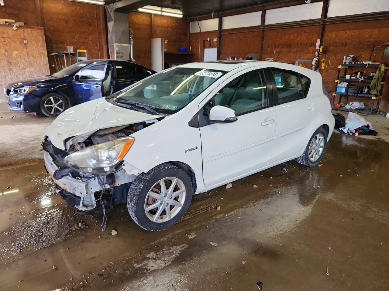 2013 TOYOTA PRIUS FOUR | JTDKDTB34D1050308 | UPCARS