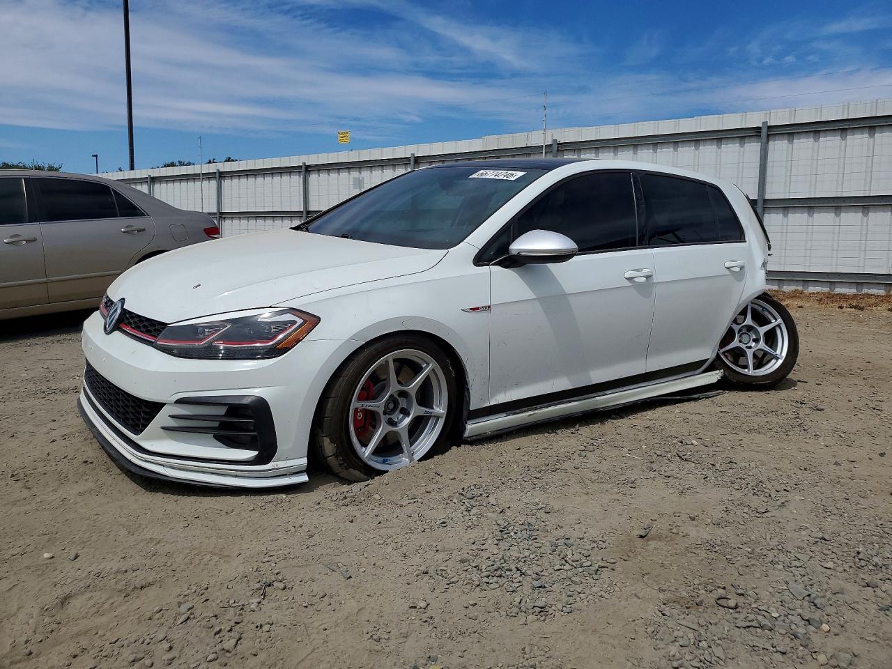 2018 VOLKSWAGEN GTI S | 3VW547AUXJM285855 | UPCARS