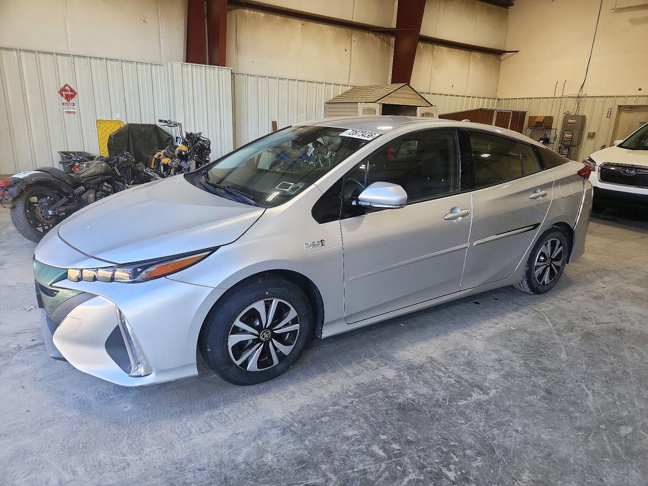 2017 TOYOTA PRIUS PLUS | JTDKARFP3H3061898 | UPCARS