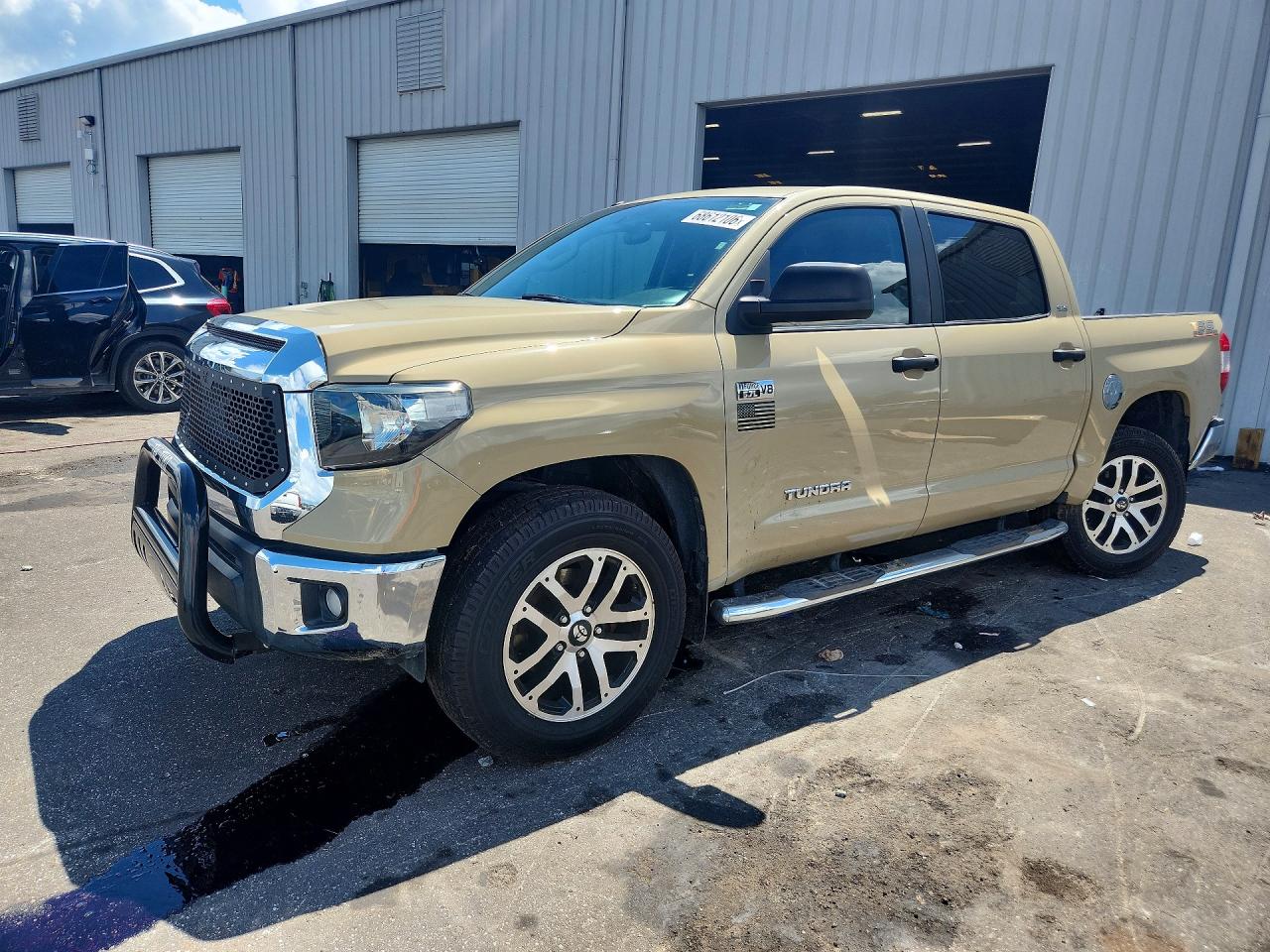 2017 TOYOTA TUNDRA CREWMAX SR5 | 5TFEW5F1XHX216779 | UPCARS