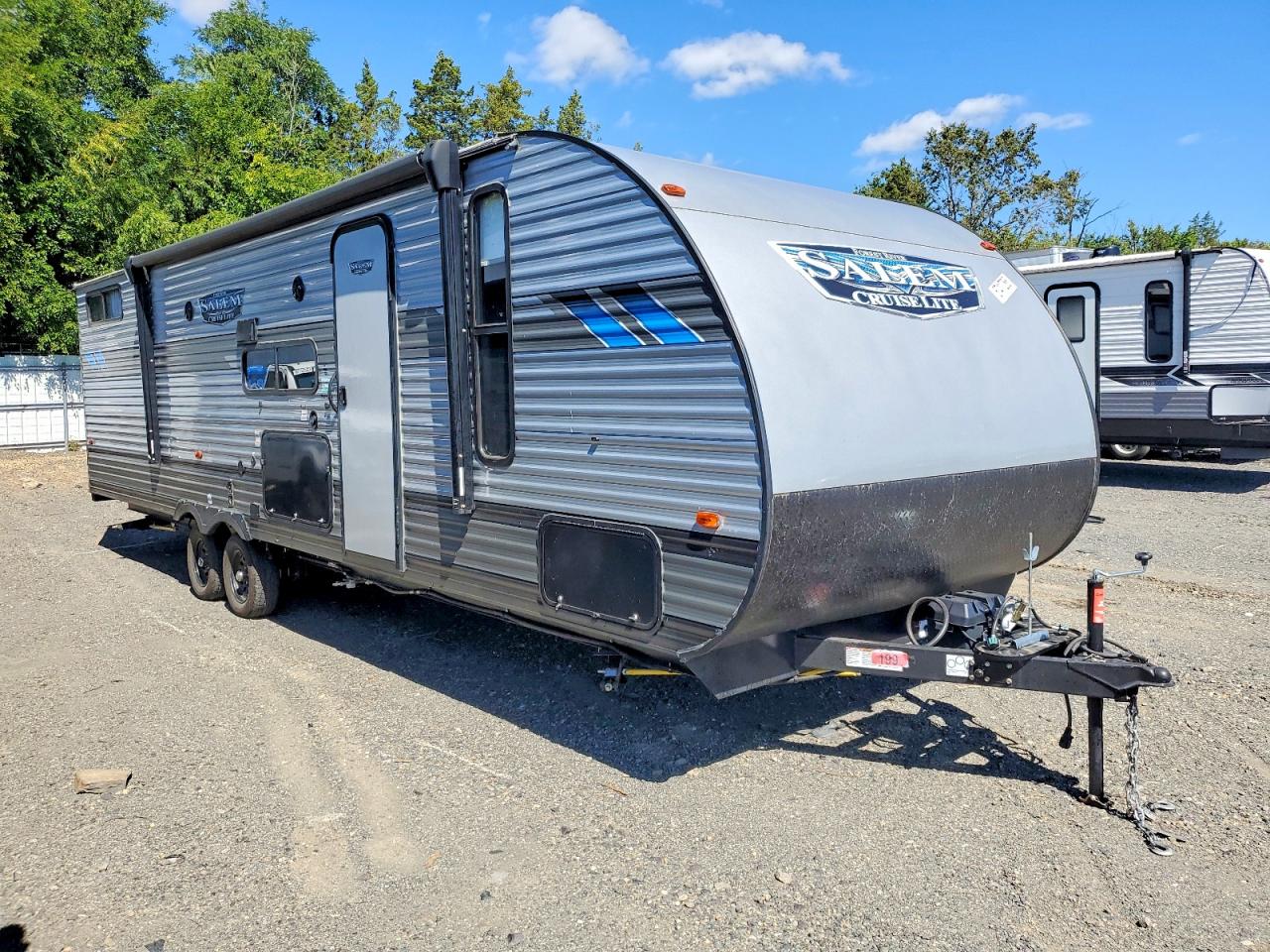 2022 FOREST RIVER SALEM CRUI SE LITE CAMPER | 4X4TSMD28N7427817 | UPCARS