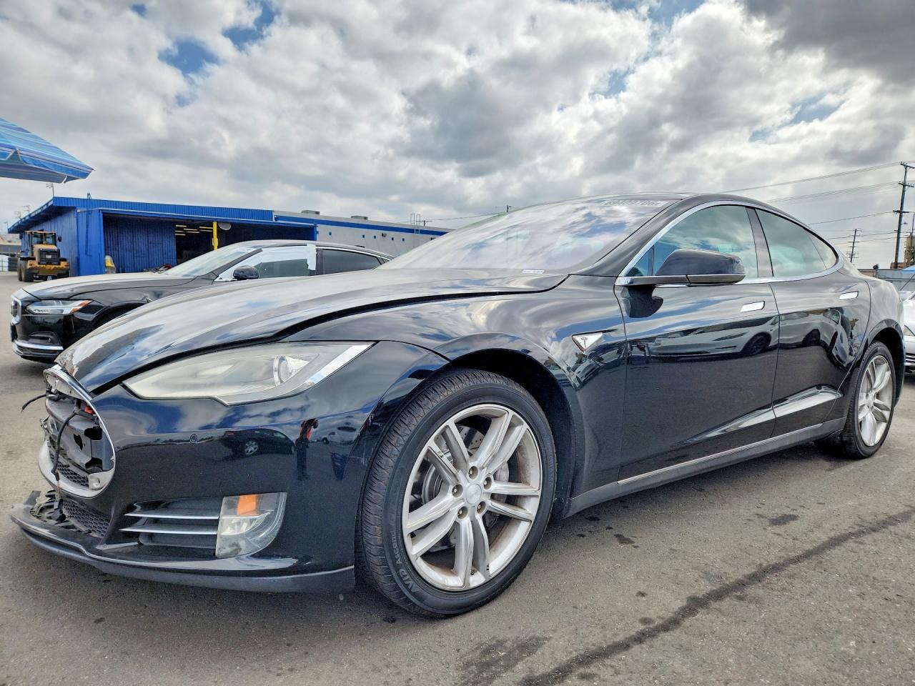 2013 TESLA MODEL S | 5YJSA1CN2DFP28025 | UPCARS