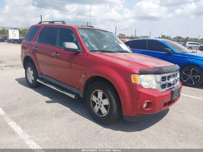 2011 FORD ESCAPE XLT | 1FMCU0D7XBKA43028 | UPCARS