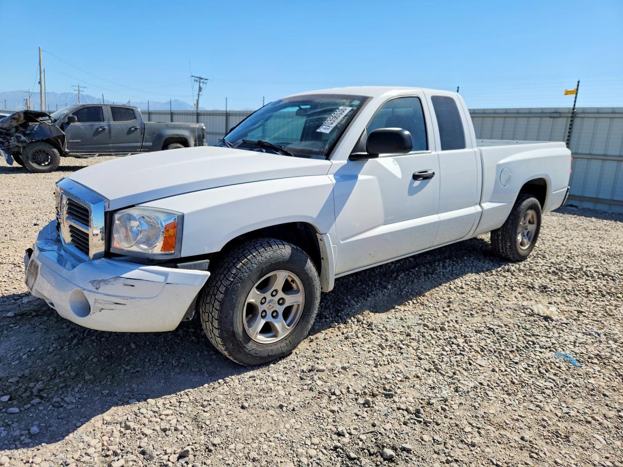 2007 DODGE DAKOTA SLT | 1D7HW42K57S267274 | UPCARS