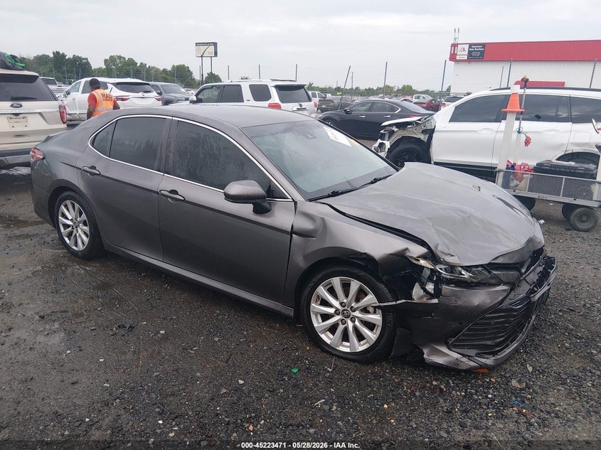 2018 TOYOTA CAMRY LE | 4T1B11HK2JU594985 | UPCARS