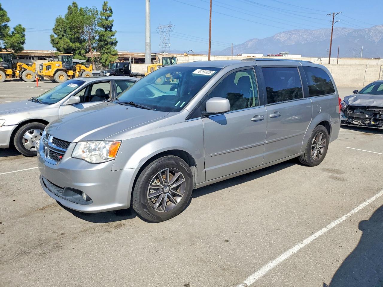 2017 DODGE CARAVAN SXT | 2C4RDGCG0HR562186 | UPCARS