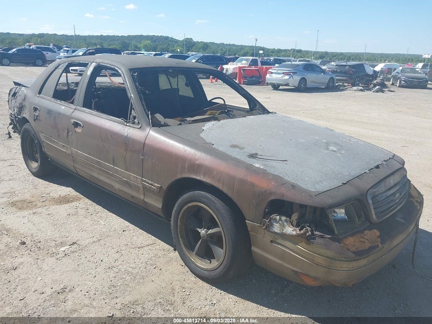 2001 FORD CROWN VICTORIA LX | 2FAFP74W91X151893 | UPCARS