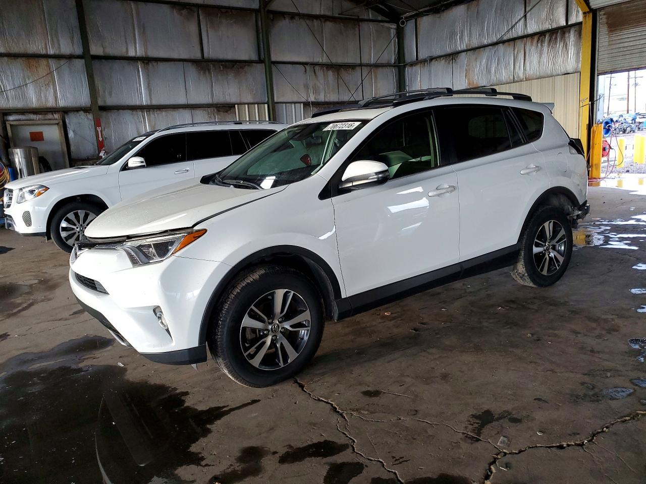 2018 TOYOTA RAV4 XLE | JTMWFREV6JJ737331 | UPCARS