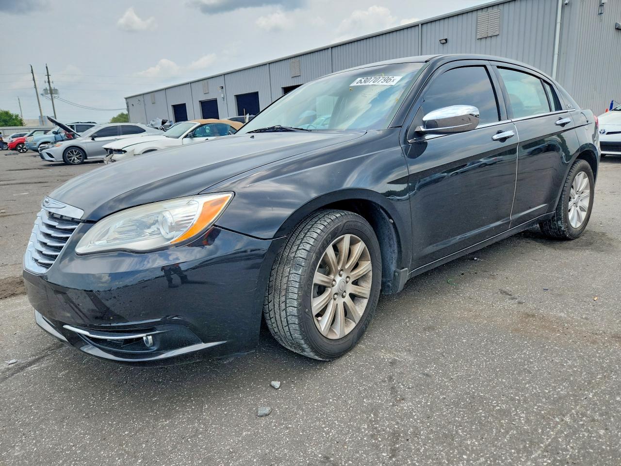 2013 CHRYSLER 200 LIMITED | 1C3CCBCG7DN738206 | UPCARS