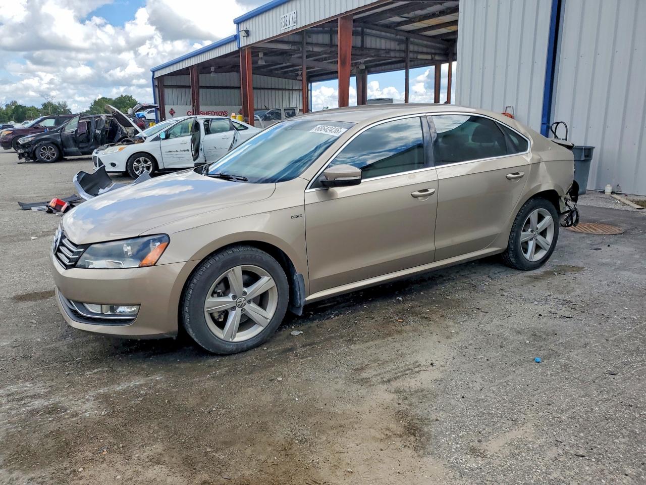 2015 VOLKSWAGEN PASSAT S | 1VWAT7A34FC109594 | UPCARS