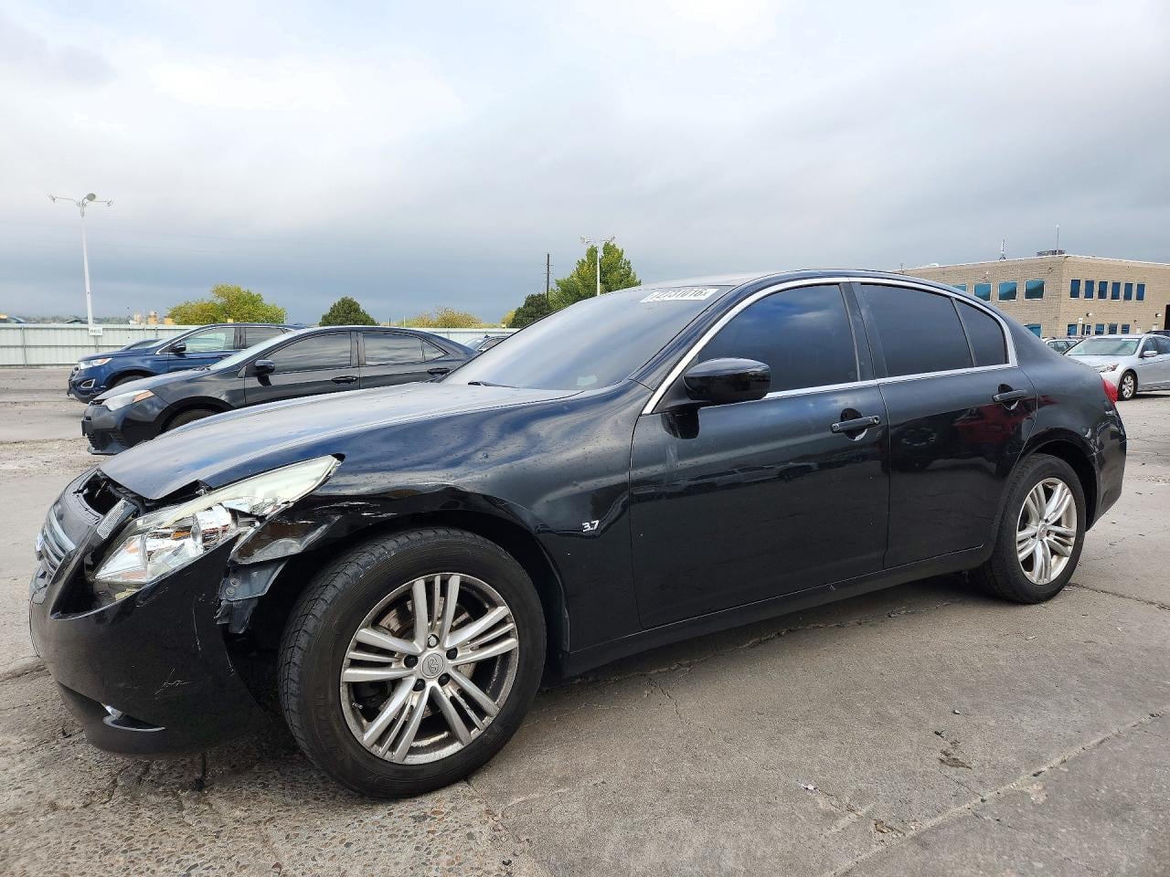 2015 INFINITI Q40 BASE | JN1CV6AR8FM650567 | UPCARS