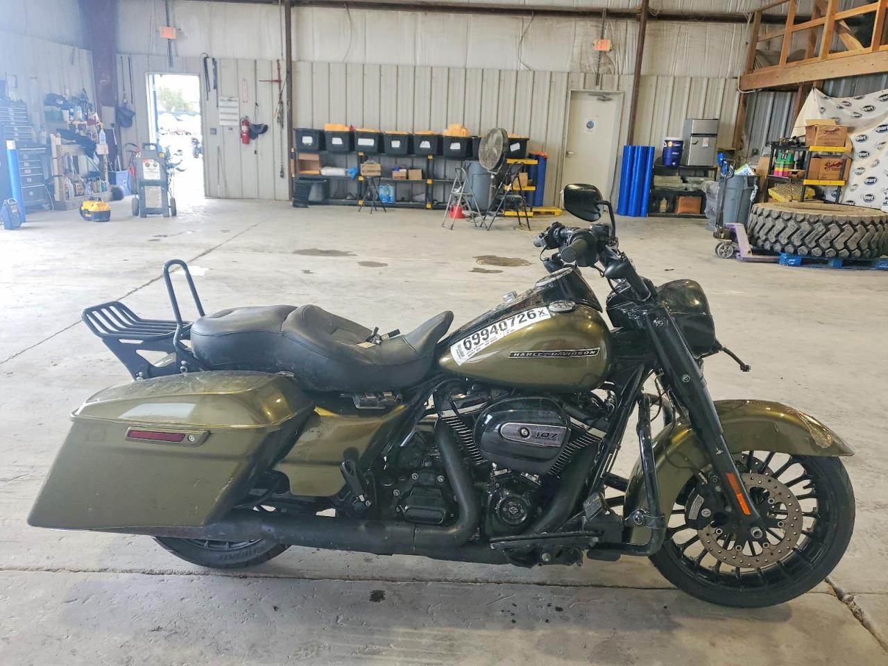2017 HARLEY-DAVIDSON FL | 1HD1KVC29HB696008 | UPCARS
